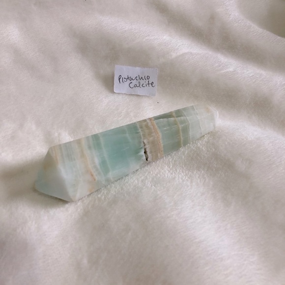 Pistachio calcite wand - Picture 1 of 3